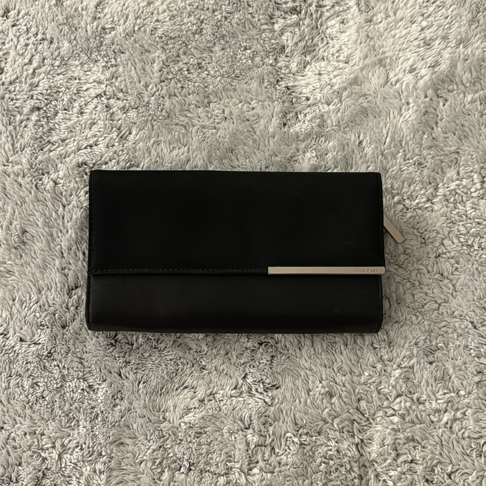 nine west wallet!